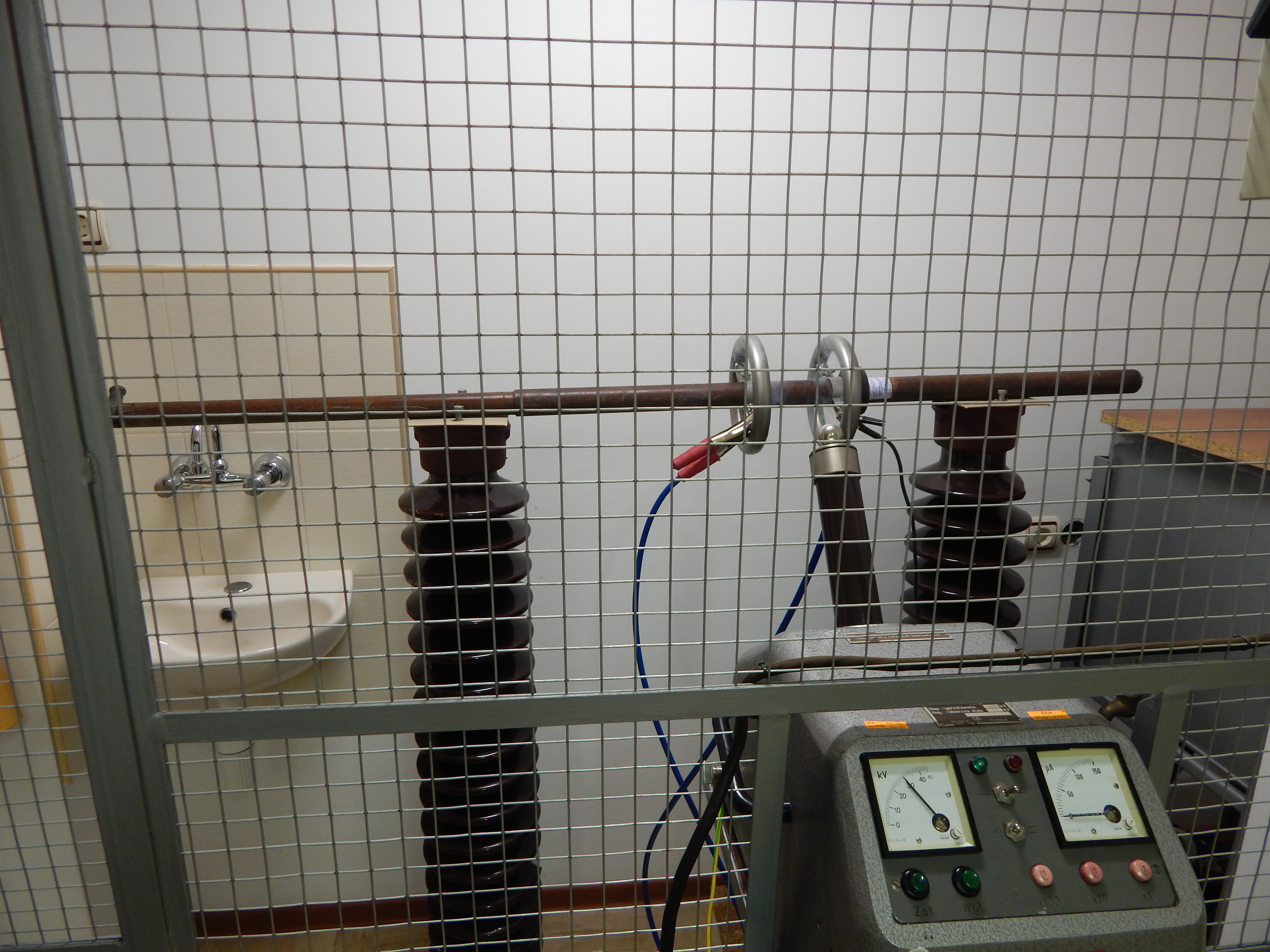 dielectric bar